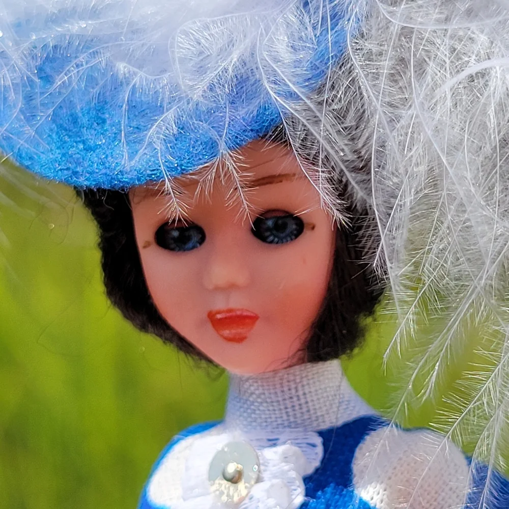Vintage Paris Souvenir Doll ~ Mid-Century ~ Sweetly Chic!